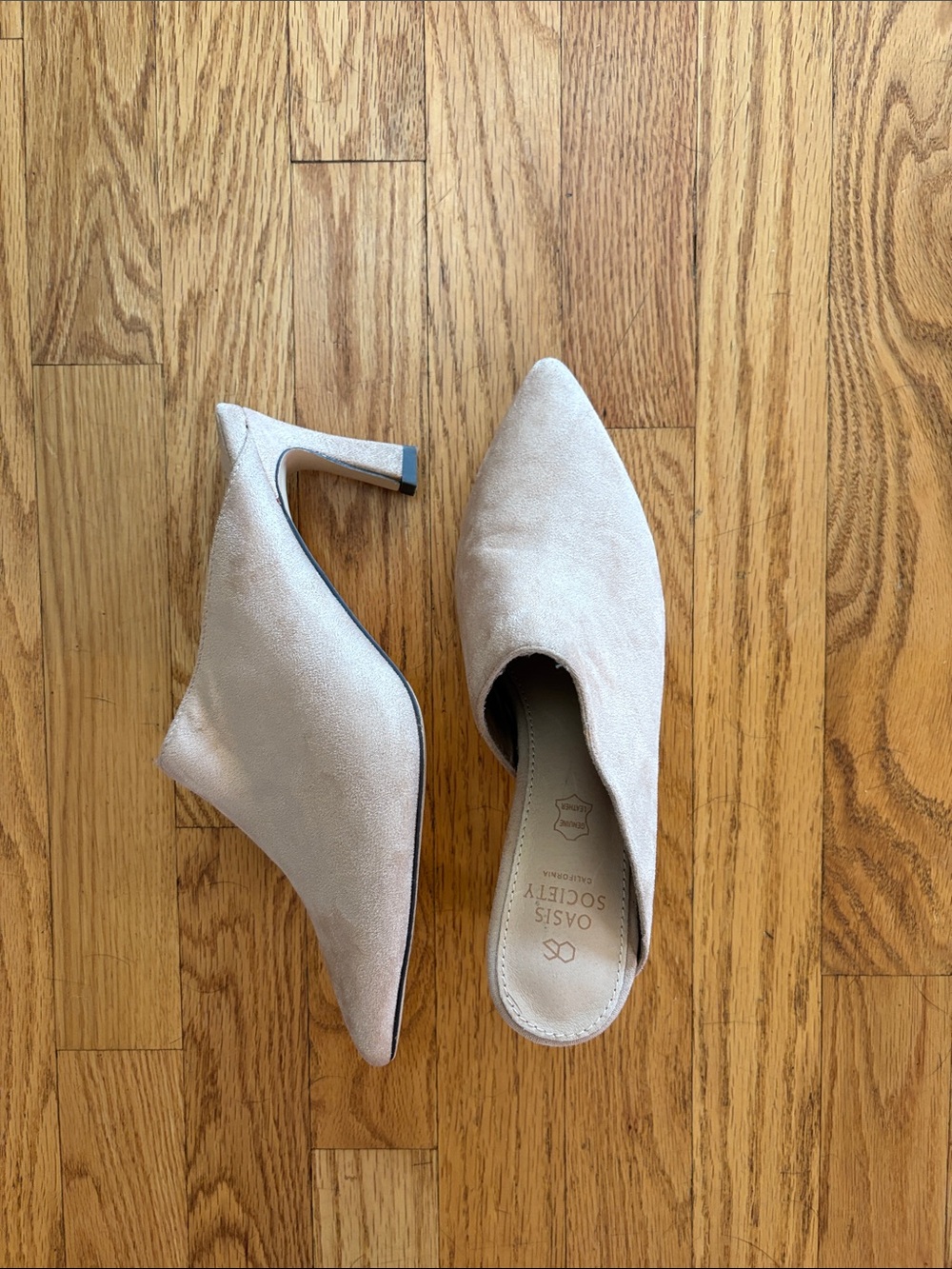 Oasis Society Women's Beige Pointed Toe Mule Heels